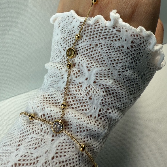 Hand Chain 18K Gold Plated Stainless Steel 
 Wrist Chain with Finger Fashion - Picture 15 of 15